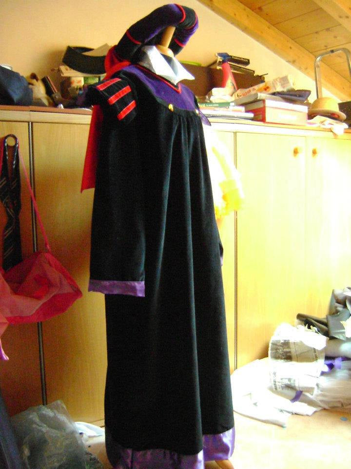 Frollo The Hunchback of Notre Dame costume